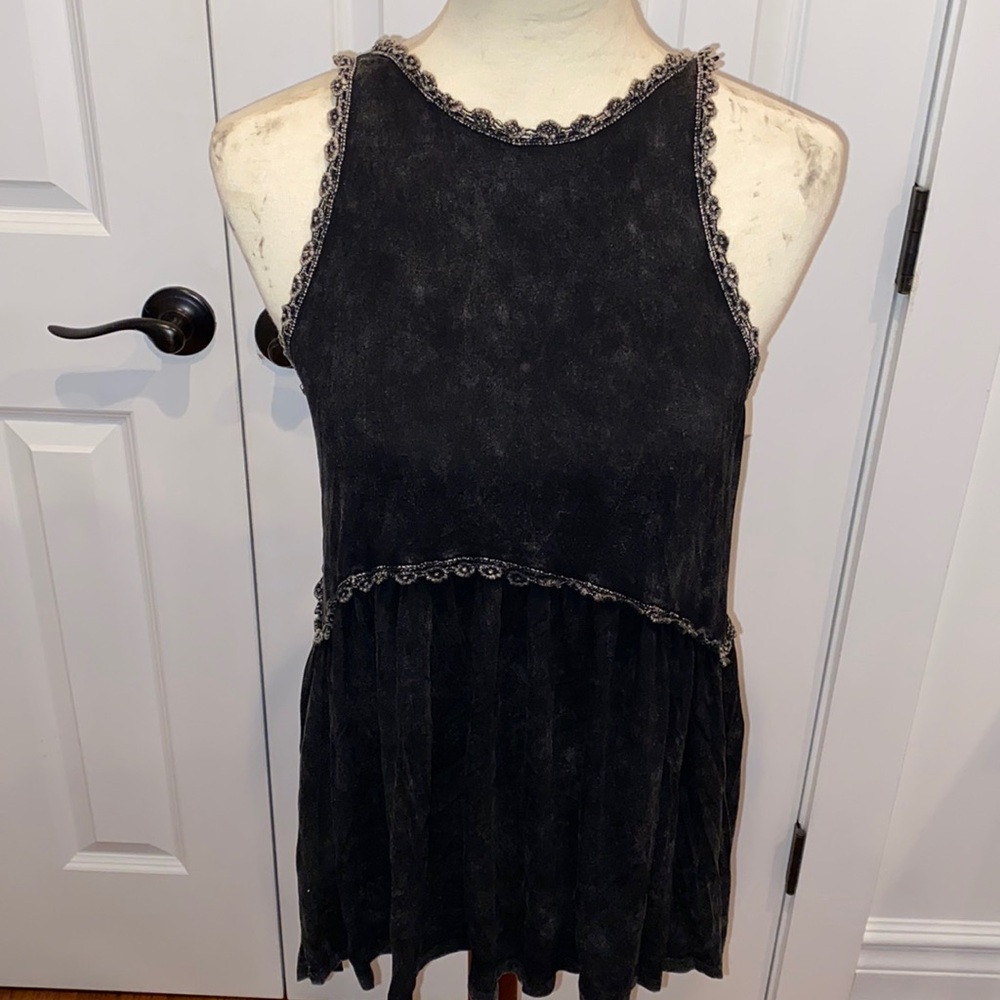 Sleeveless blouse